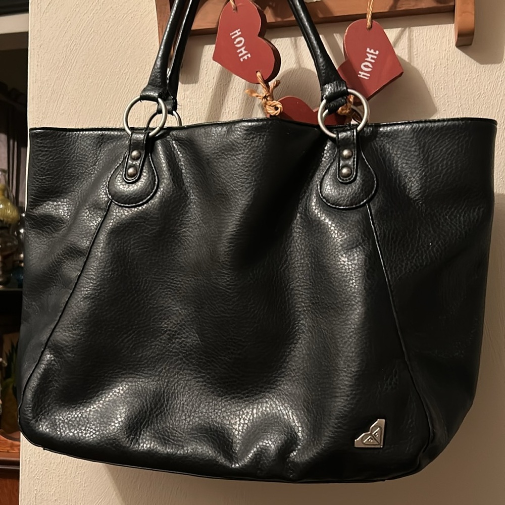 ROXY large BlackTote Bag, double handle, secure cinch up snap system.